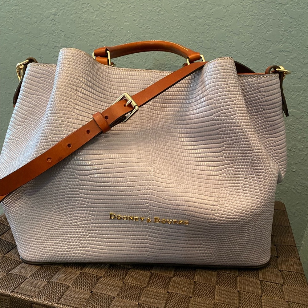 Dooney & Bourke City Large Barlow bag beautiful lilac color croc leather. - Picture 2 of 6
